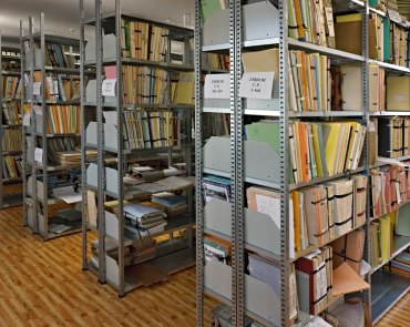 Archiving shelving rack